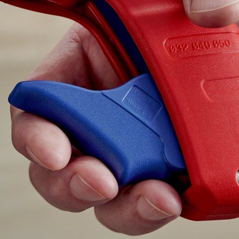 Труборез для канализационных пластиковых труб до 50 мм KNIPEX DP50 90 23 01 BK DP50 90 23 01 BK фото